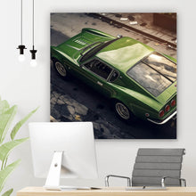 Lade das Bild in den Galerie-Viewer, Leinwandbild Klassischer grüner Sportwagen auf Straße Quadrat