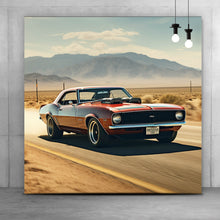 Lade das Bild in den Galerie-Viewer, Aluminiumbild gebürstet Klassischer Muscle Car in der Wüste Quadrat