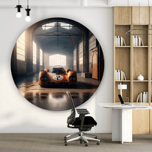 Lade das Bild in den Galerie-Viewer, Aluminiumbild gebürstet Klassischer Rennwagen in verlassener Halle Kreis