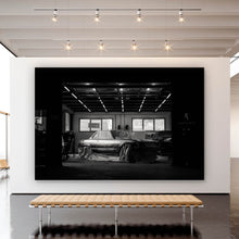 Lade das Bild in den Galerie-Viewer, Acrylglasbild Klassischer Sportwagen in Werkstatt unter Abdeckung Querformat