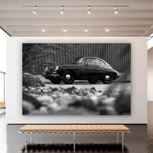 Lade das Bild in den Galerie-Viewer, Leinwandbild Klassischer Sportwagen mit zeitloser Eleganz Querformat
