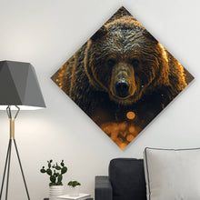Lade das Bild in den Galerie-Viewer, Poster Kraftvoller Bär von Lichtreflexen umgeben Raute
