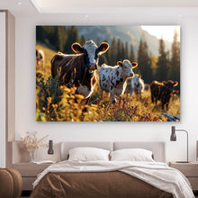 Lade das Bild in den Galerie-Viewer, Acrylglasbild Kühe grasen friedlich auf sonniger Bergwiese Querformat