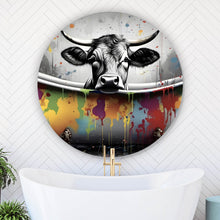 Lade das Bild in den Galerie-Viewer, Aluminiumbild Kuh in bunter Badewanne Kreis