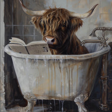 Lade das Bild in den Galerie-Viewer, Spannrahmenbild Lesendes Hochland Rind in der Badewanne Quadrat