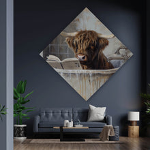 Lade das Bild in den Galerie-Viewer, Leinwandbild Lesendes Hochland Rind in der Badewanne Raute