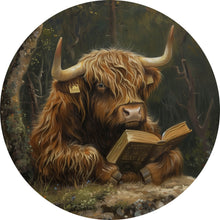 Lade das Bild in den Galerie-Viewer, Aluminiumbild gebürstet Lesendes Hochlandrind im Wald Kreis