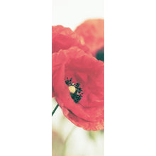 Lade das Bild in den Galerie-Viewer, Spannrahmenbild Leuchtend rote Mohnblumen im sanften Morgenlicht Panorama Hoch
