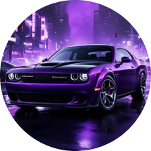 Lade das Bild in den Galerie-Viewer, Aluminiumbild gebürstet Lila Sportwagen in neonbeleuchteter Stadt bei Nacht Kreis