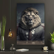 Lade das Bild in den Galerie-Viewer, Poster Löwe im Anzug sitzt majestätisch im Büro Hochformat