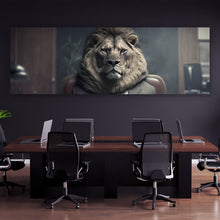 Lade das Bild in den Galerie-Viewer, Leinwandbild Löwe im Anzug sitzt majestätisch im Büro Panorama