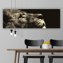 Lade das Bild in den Galerie-Viewer, Poster Löwe mit Schmetterling Panorama