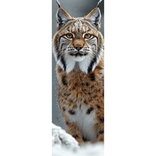 Lade das Bild in den Galerie-Viewer, Leinwandbild Luchs im verschneiten Winterwald No.2 Panorama Hoch