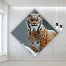 Lade das Bild in den Galerie-Viewer, Leinwandbild Luchs im verschneiten Winterwald No.2 Raute