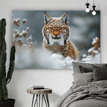 Lade das Bild in den Galerie-Viewer, Leinwandbild Luchs im verschneiten Winterwald Querformat