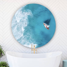 Lade das Bild in den Galerie-Viewer, Aluminiumbild gebürstet Luftaufnahme eines Segelbootes im Meer Kreis