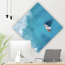 Lade das Bild in den Galerie-Viewer, Aluminiumbild gebürstet Luftaufnahme eines Segelbootes im Meer Raute