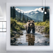 Lade das Bild in den Galerie-Viewer, Aluminiumbild Mächtiger Bär in natürlicher Umgebung Quadrat