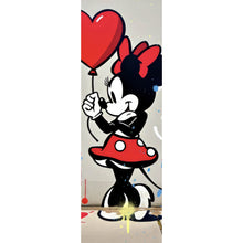 Lade das Bild in den Galerie-Viewer, Aluminiumbild gebürstet Mädchen mit Herz und Comic Maus Panorama Hoch