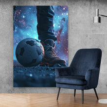 Lade das Bild in den Galerie-Viewer, Poster Magische Aufnahme eines Fußballs Hochformat