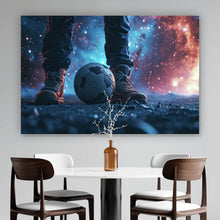 Lade das Bild in den Galerie-Viewer, Poster Magische Aufnahme eines Fußballs Querformat