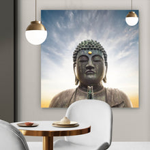 Lade das Bild in den Galerie-Viewer, Aluminiumbild Majestätische Buddha-Statue vor strahlendem Himmel Quadrat