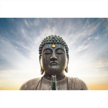 Lade das Bild in den Galerie-Viewer, Poster Majestätische Buddha-Statue vor strahlendem Himmel Querformat