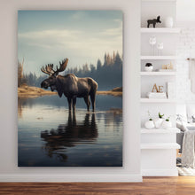 Lade das Bild in den Galerie-Viewer, Poster Majestätischer Elch im See Hochformat