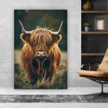 Lade das Bild in den Galerie-Viewer, Leinwandbild Majestätisches Hochlandrind im Naturambiente Hochformat