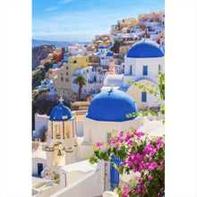 Lade das Bild in den Galerie-Viewer, Leinwandbild Malerische Küstenstadt mit blauen Kuppeln und Blumen Hochformat
