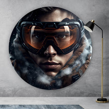 Lade das Bild in den Galerie-Viewer, Aluminiumbild gebürstet Mann mit Skibrille in Nahaufnahme Kreis
