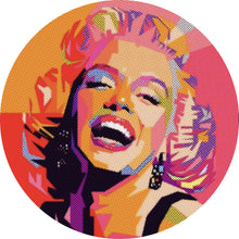 Lade das Bild in den Galerie-Viewer, Aluminiumbild gebürstet Marylin in rasterartiger Textur Pop Art Kreis