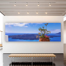 Lade das Bild in den Galerie-Viewer, Leinwandbild Mediterrane Terrasse mit atemberaubendem Meerblick Panorama