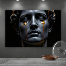 Lade das Bild in den Galerie-Viewer, Leinwandbild Medusa Skulptur weinend mit goldener Verzierung Querformat