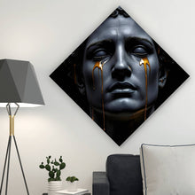 Lade das Bild in den Galerie-Viewer, Poster Medusa Skulptur weinend mit goldener Verzierung Raute