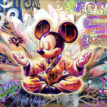 Lade das Bild in den Galerie-Viewer, Poster Micki in einer meditativen Pose Pop Art Quadrat