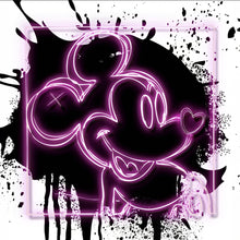 Lade das Bild in den Galerie-Viewer, Leinwandbild Micki Portrait Schwarz mit Pink Pop Art Quadrat
