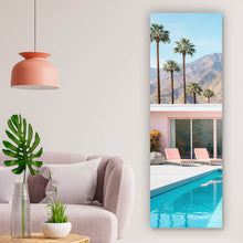 Lade das Bild in den Galerie-Viewer, Leinwandbild Modernes Poolhaus mit Palmen und Bergkulisse Panorama Hoch