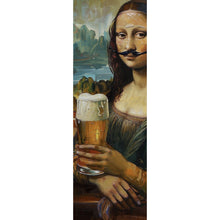 Lade das Bild in den Galerie-Viewer, Acrylglasbild Mona mit Schnurrbart und Bierkrug in der Hand Panorama Hoch