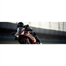 Lade das Bild in den Galerie-Viewer, Leinwandbild Motorradfahrer in dynamischer Kurvenfahrt Panorama