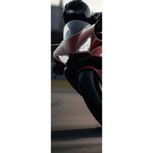 Lade das Bild in den Galerie-Viewer, Aluminiumbild gebürstet Motorradfahrer in dynamischer Kurvenfahrt Panorama Hoch