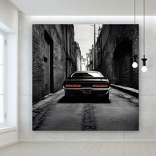 Lade das Bild in den Galerie-Viewer, Acrylglasbild Muscle Car in düsterer Gasse Quadrat