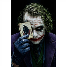Lade das Bild in den Galerie-Viewer, Spannrahmenbild Mysteriöses Joker Porträt Hochformat