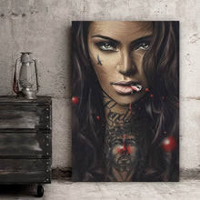 Lade das Bild in den Galerie-Viewer, Poster Mystische Frau mit intensivem Blick Hochformat