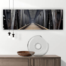 Lade das Bild in den Galerie-Viewer, Spannrahmenbild Mystische Stahlbrücke in die Ferne Panorama