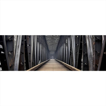Lade das Bild in den Galerie-Viewer, Aluminiumbild Mystische Stahlbrücke in die Ferne Panorama