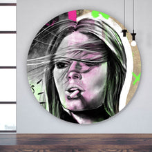 Lade das Bild in den Galerie-Viewer, Aluminiumbild gebürstet Nachdenkliche Frau mit Zigarette Kreis