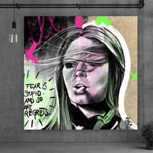 Lade das Bild in den Galerie-Viewer, Aluminiumbild Nachdenkliche Frau mit Zigarette Quadrat