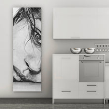 Lade das Bild in den Galerie-Viewer, Aluminiumbild Nachdenkliches weibliches Gesicht Zeichenstil Panorama Hoch