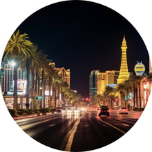 Lade das Bild in den Galerie-Viewer, Aluminiumbild gebürstet Nachtleben in Las Vegas Kreis